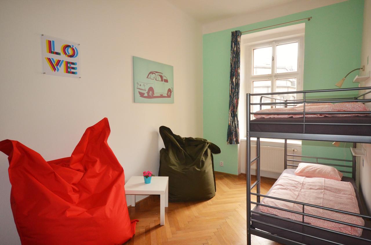 Travel&joy Backpackers Hostel *